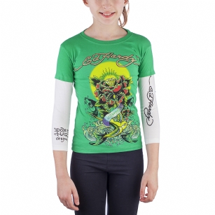 Ed Hardy Toddlers Girls Glitter T-Shirt - Green - The Ed Hardy Toddlers T-Shirt is a Great T-shirt in what your kids will look ravishing. This shirt features original ED Hardy graphics,crew neck, Glitter detail and pieced long sleeves that gives the layered look. 