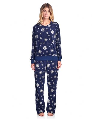 Ashford & Brooks Women's Mink Fleece Hoodie Pajama Set - Navy Snow Flake - This Ashford & Brooks Women's Luxurious Long Sleeve Pajama Set is made out of durable ultra-soft 100% Polyester mink fleece fabric. It'll keep you cozy, warm, and comfortable during the cold winter days yet stylish at the same time. Pj's features; hooded night top, pull over closure, long sleeves, front kangaroo pocket, fun flirty printed patterns with contrast color knitted trim. Pajama pants with elasticized spandex waist for easy pull on and added comfort, side seam pockets, approx. 30" inseam 11" rise, contrast color trim and drawstring bow tie closure. This Two piece comfort sleepwear PJ set offers a roomy relaxed fit perfect for sleeping or lounging around. Soft to touch feels great against skin, you will not want to get them off! Comes in Beautifully Gift Wrapped packaging. Get if on birthday, Christmas holiday for a friend, daughter, girlfriend, wife or someone you love.