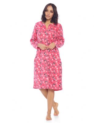 Casual Nights Women's Printed Fleece Snap-Front Lounger House Dress - #10 Red Penguin - Please use this size chart to determine which size will fit you best, if your measurements fall between two sizes we recommend ordering a larger size as most people prefer their sleepwear a little looser. Medium: Measures US Size 68, Chests/Bust 35-36" Large: Measures US Size 10-12, Chests/Bust 37-38" X-Large: Measures US Size 12-14, Chests/Bust 38.5-41" XX-Large: Measures US Size 16-18, Chests/Bust 41.5-44" XXX-Large: Measures US Size 18-20, Chests/Bust 44.5-46"This Long Sleeve Housecoat Duster from Casual Nights Lounge and Sleepwear Collection, designed in pretty prints 7 patterns. Features: 100% Polyester cozy Fleece constructions, V-neckline, Piping trim, 2 handy pockets, the perfect knee approx. 41 length, easy snap front closure sets this muumuu lounger apart from the rest, youll love slipping it on and feel comfortable to wear around the house as day dress or to sleep in.